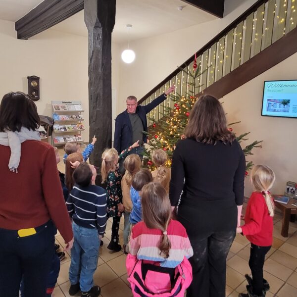 „Was macht eigentlich ein Bürgermeister?“  Kinder besuchen das Niemegker Rathaus