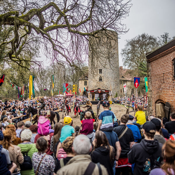 Ritterspektakel zu Ostern auf Burg Rabenstein
